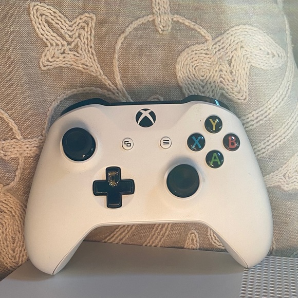 Xbox One S White Console - Picture 6 of 6